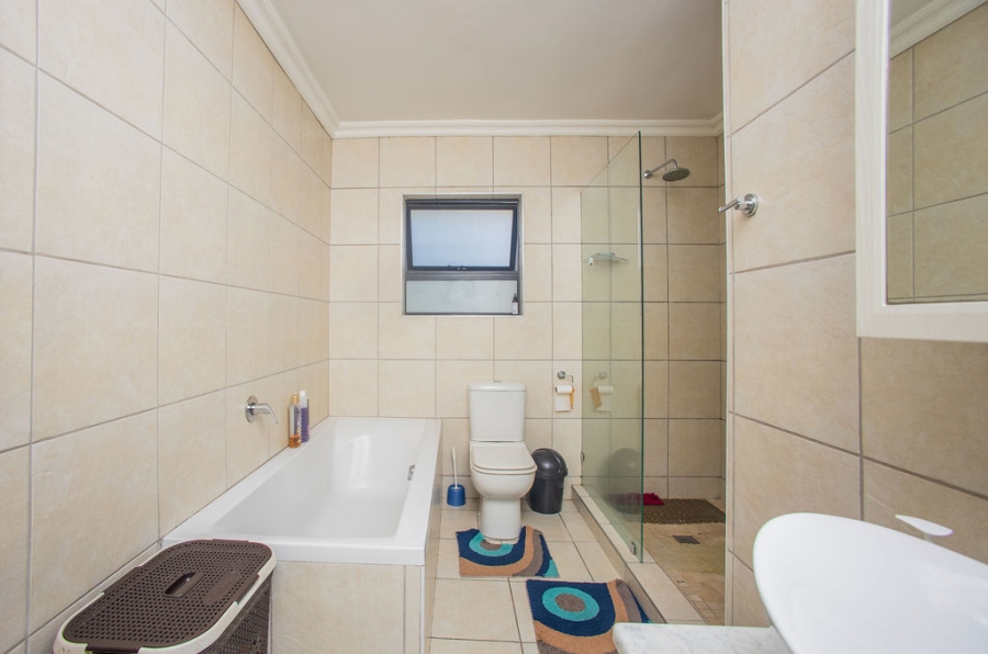 4 Bedroom Property for Sale in Beacon Bay Eastern Cape